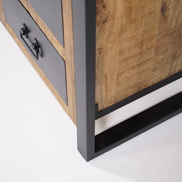 Industrieel massief houten dressoir met 2 deuren en 3 zwart metalen laden 150 cm - Kansas