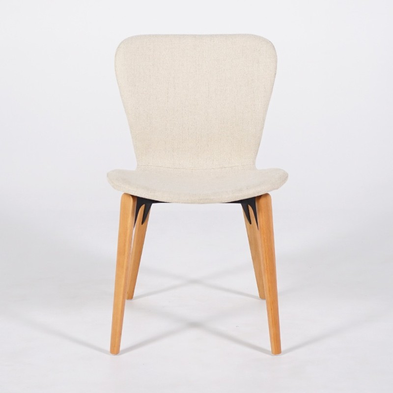 Eetkamerstoel met witte bouclé stof en licht essenhouten poten - Paragon