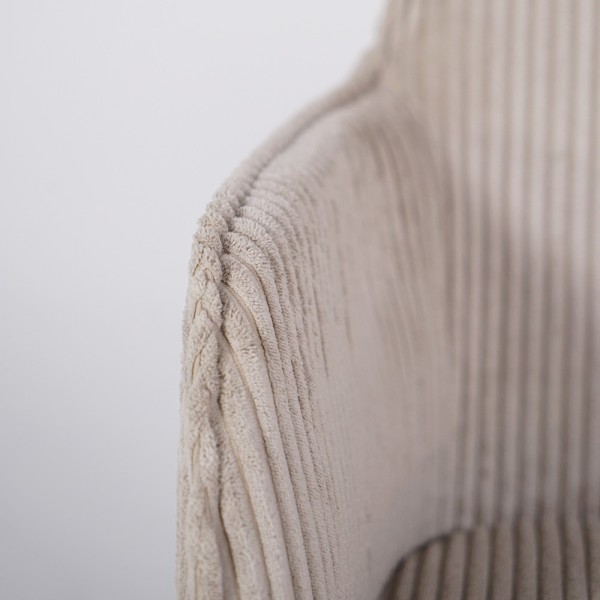 Eetkamerstoel van beige fluweel met zwarte metalen poten - Noa