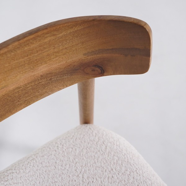 Houten stoel met witte bouclette stof - Alba
