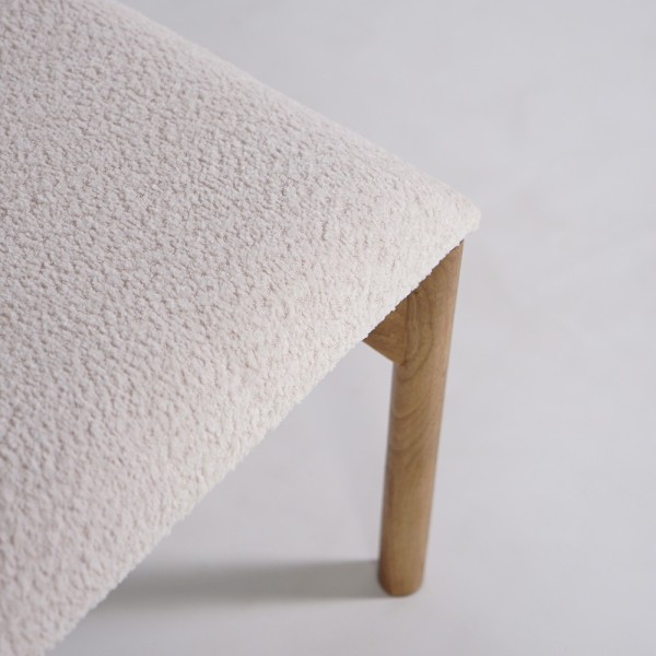 Houten stoel met witte bouclette stof - Alba