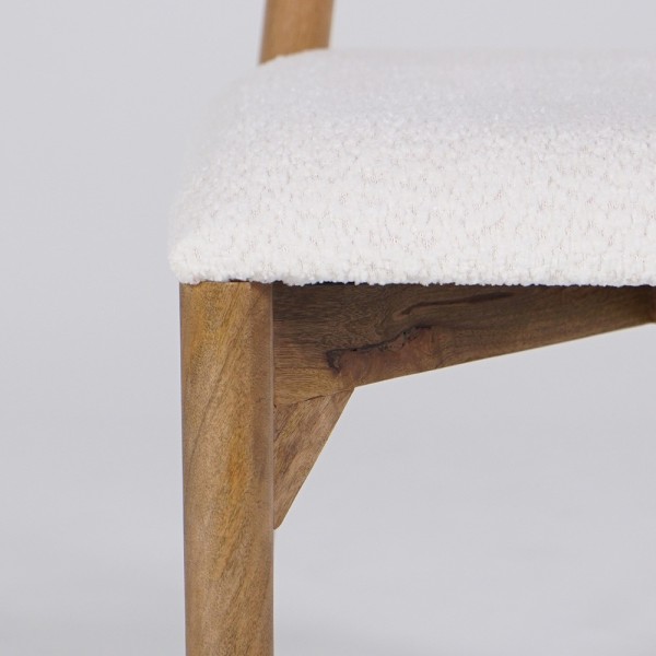 Houten stoel met witte bouclette stof - Alba