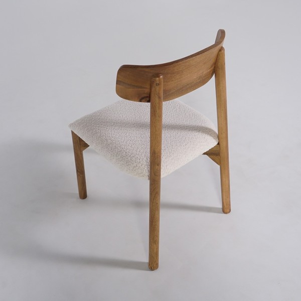 Houten stoel met witte bouclette stof - Alba