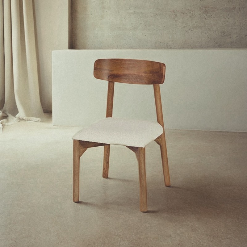 Houten stoel met witte bouclette stof - Alba
