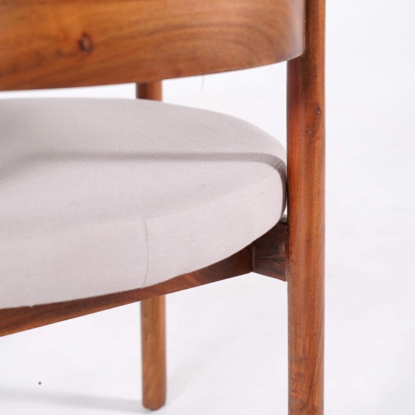 Stoel van hout en stof - Prestige