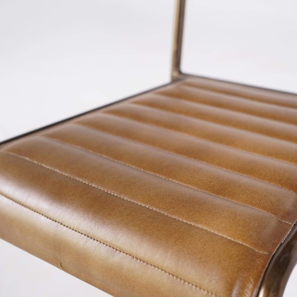 Metaal en vintage lederen stoel - Back to school