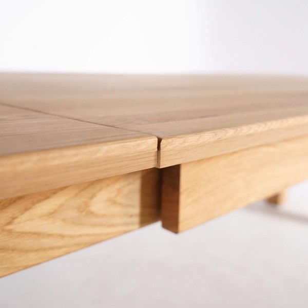 Eettafel van eikenhout 200 x 100 cm met verlengstukken van 2 x 50 cm