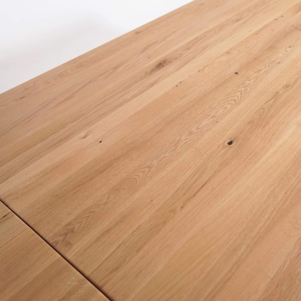 Eettafel van eikenhout 200 x 100 cm met verlengstukken van 2 x 50 cm