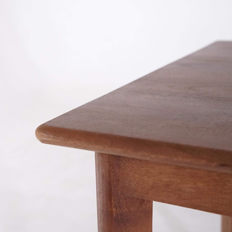 Rechthoekige eettafel in massief mangohout