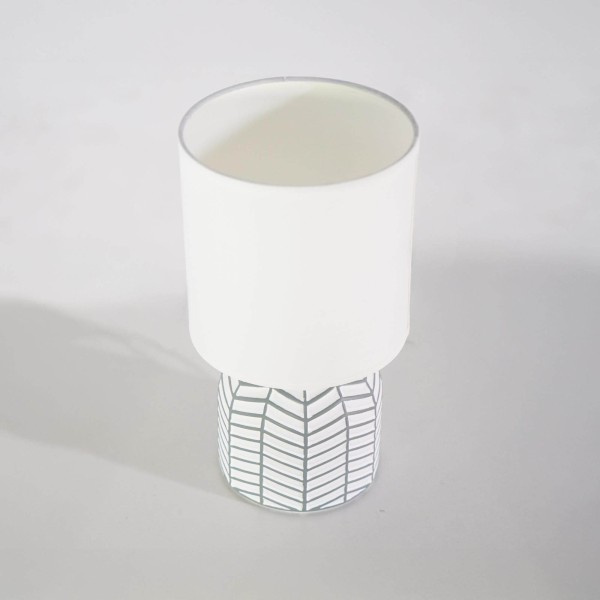 Ambachtelijke keramische lamp – grijs-wit grafisch motief – Amani