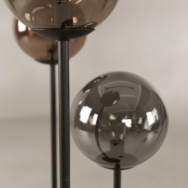 Staande lamp in industriële stijl van metaal met glazen lampenkappen – Caleo