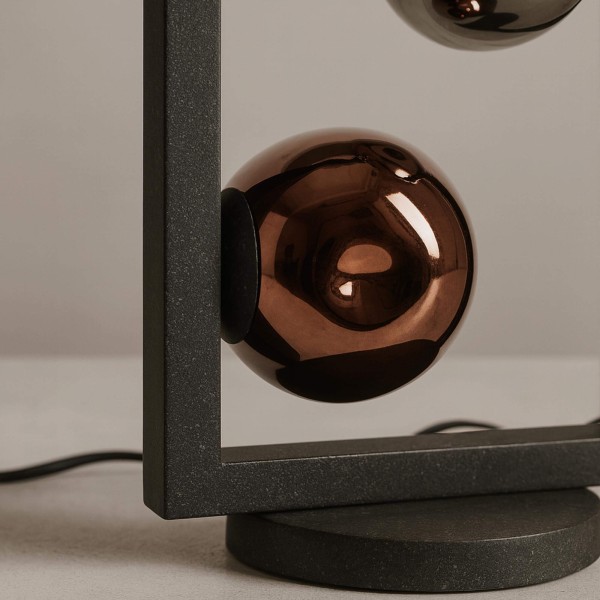 Tafellamp in industriële stijl van metaal met glazen lampenkappen – Caleo