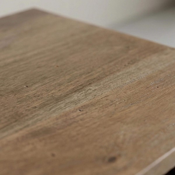 Zwevend nachtkastje in natuurlijk hout – Nest