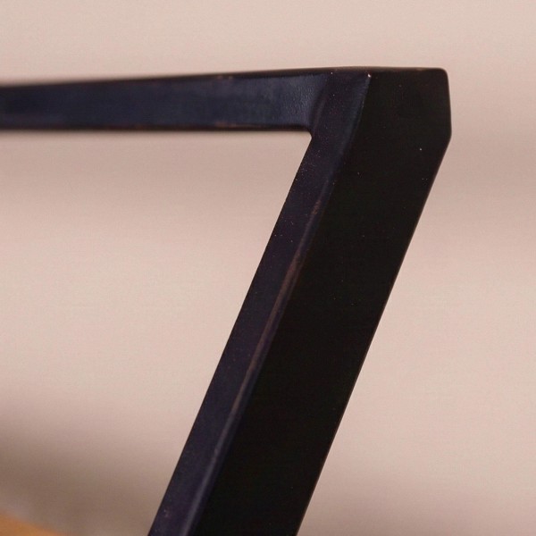 Wandkapstok in metaal met plank in massief hout – Lean