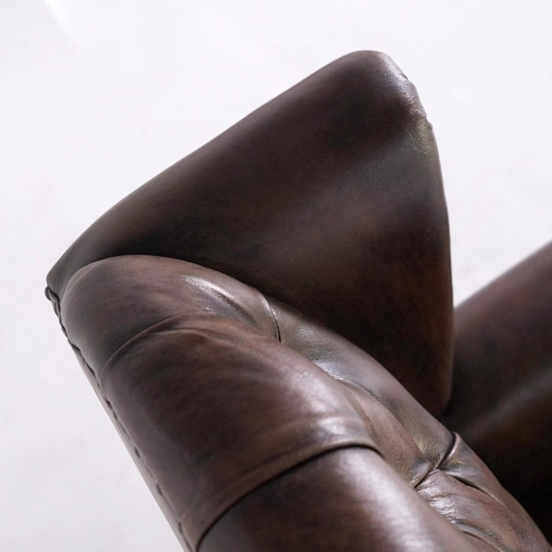 Engelse wingback-fauteuil (oorfauteuil) in donkerbruin leder – George