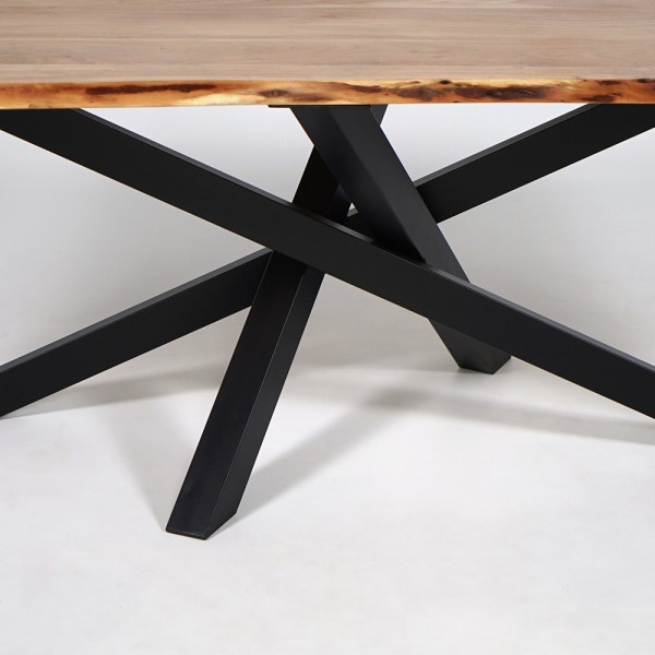 Eettafel van massief hout met metalen mikadopoot en natuurlijke randen 200 cm