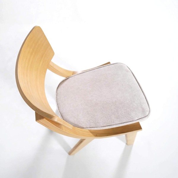 Eetkamerstoel in naturel eik en beige stof – Svea