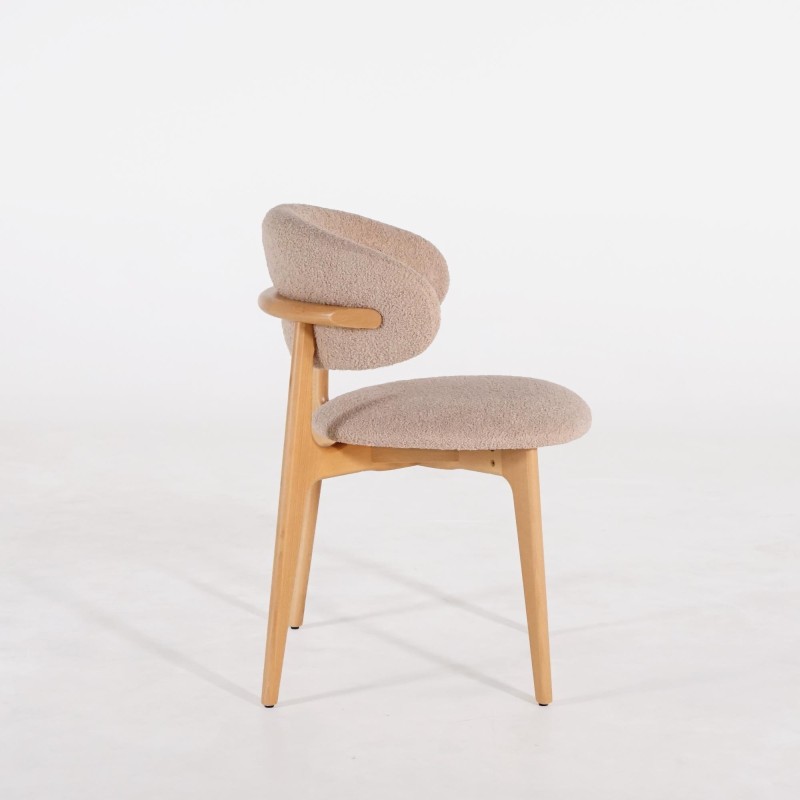 Stoel in massief beukenhout en beige stof – Lunna