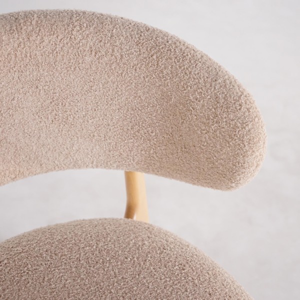 Stoel in massief beukenhout en beige stof – Lunna