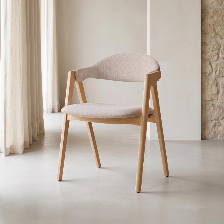 Stoel in natuurlijk hout en beige bouclé stof – Lykke