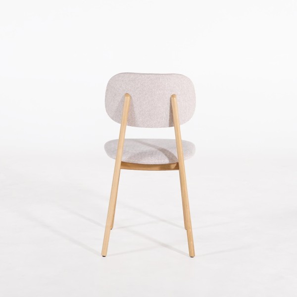 Stoel in massief eikenhout en beige stof – Skaga