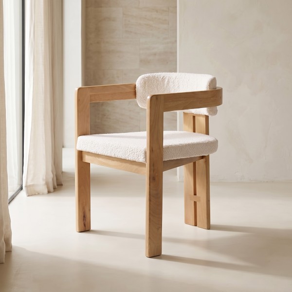 Houten stoel met witte bouclette stof - Eira