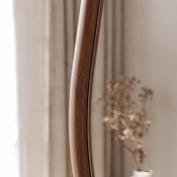 Design organische wandspiegel met massief houten frame 56 x 165 cm