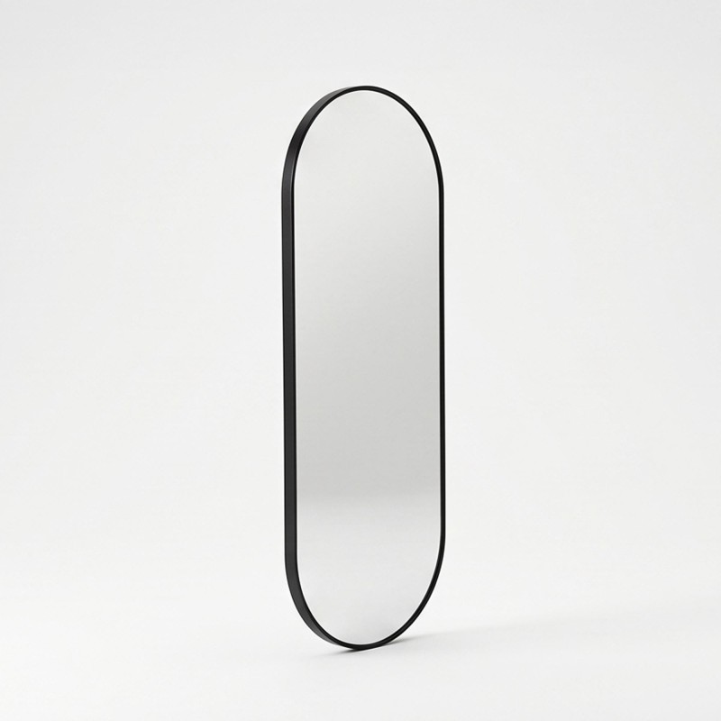 Grote ovale wandspiegel met zwart metalen frame 60 x 165 cm
