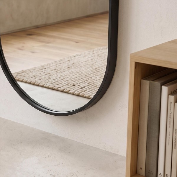 Grote ovale wandspiegel met zwart metalen frame 60 x 165 cm