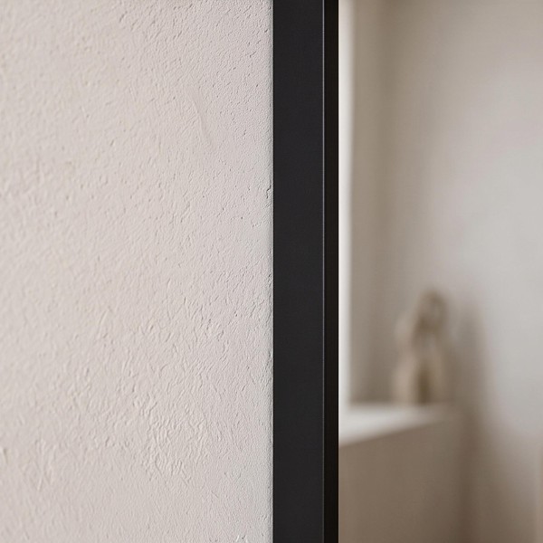 Grote ovale wandspiegel met zwart metalen frame 60 x 165 cm