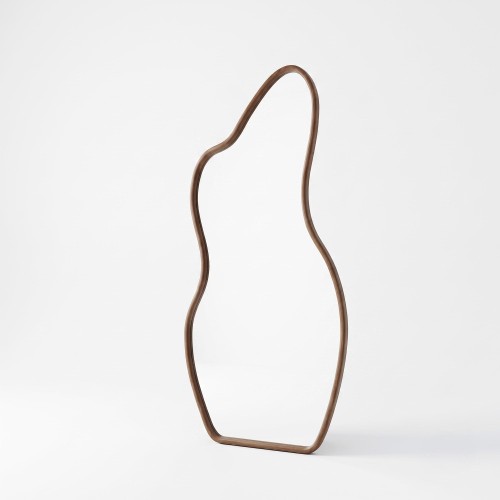 Design organische wandspiegel met massief houten frame 80 x 160 cm