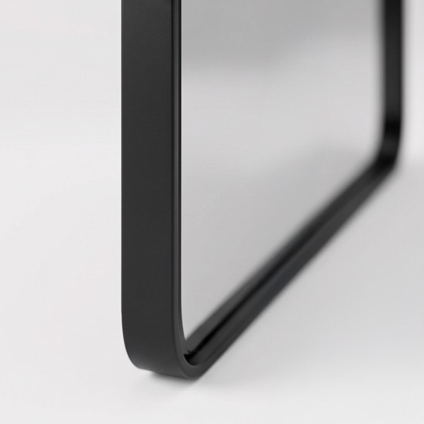 Rechthoekige badkamerspiegel met zwart metalen frame 70 x 90 cm