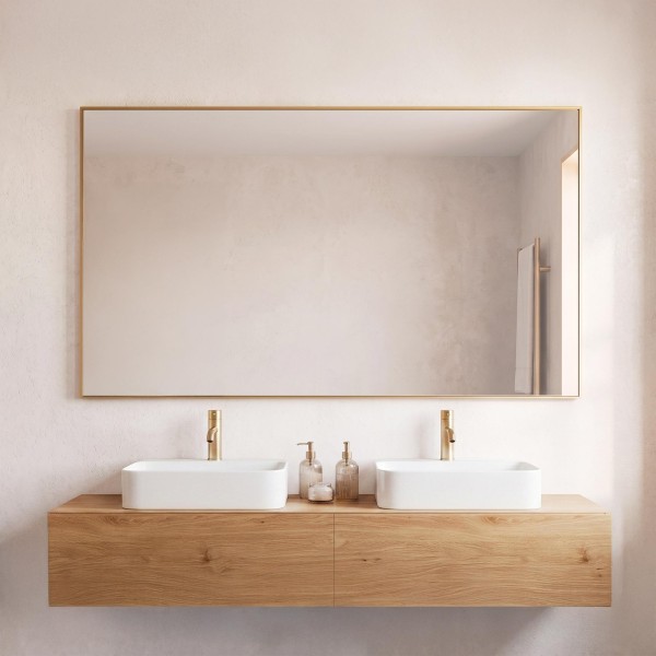 Grote rechthoekige badkamerspiegel voor wandmontage met goudkleurig metalen frame 120 x 75 cm