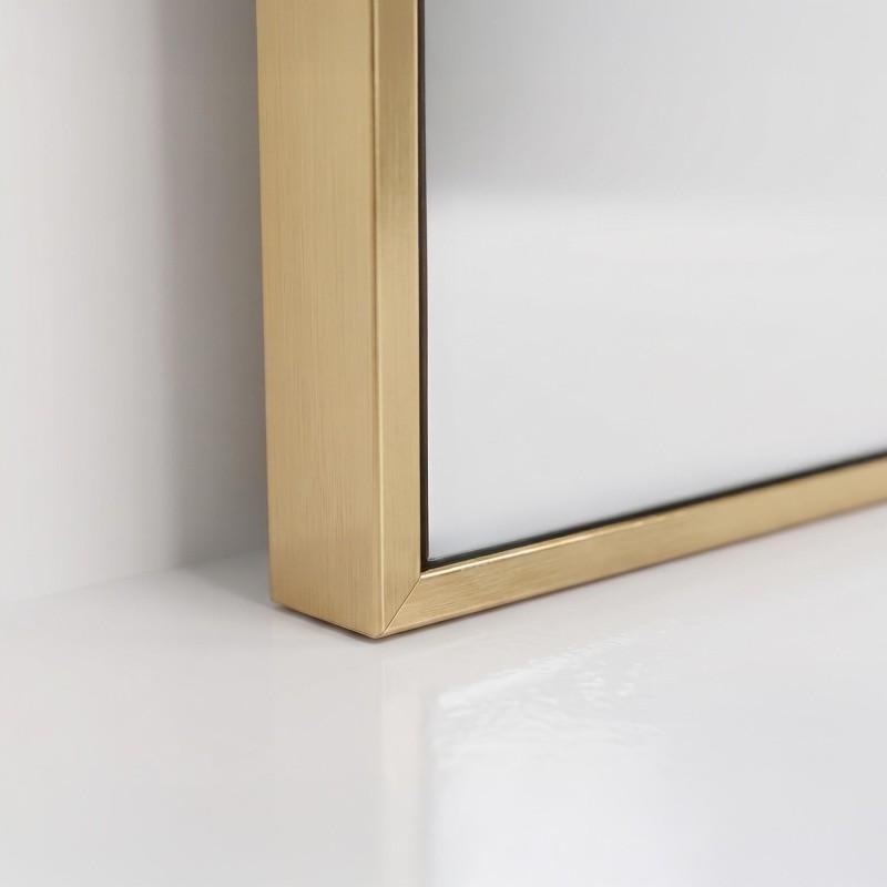 Grote rechthoekige badkamerspiegel voor wandmontage met goudkleurig metalen frame 120 x 75 cm
