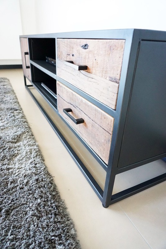 Industriële TV-meubel van gerecycleerd hout - Recycled
