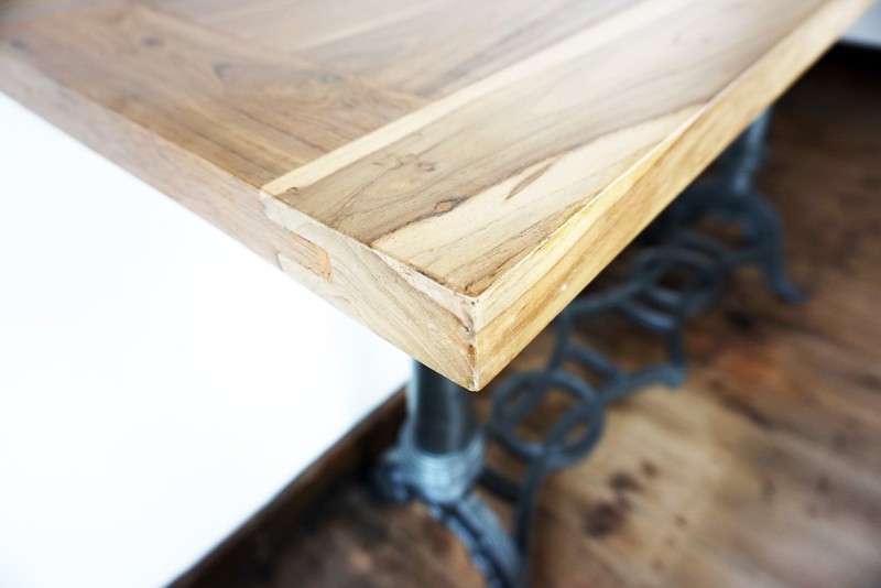 Metalen en teakhouten industriële console