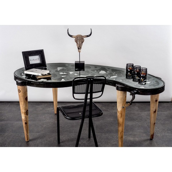 Industrieel bureau met raderwerk