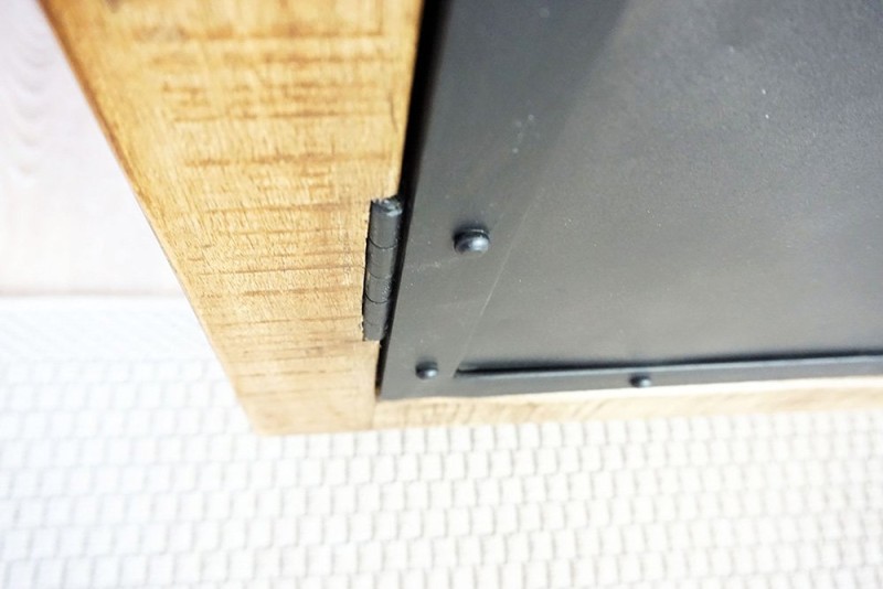 Klein houten en metalen dressoir - Brooklyn