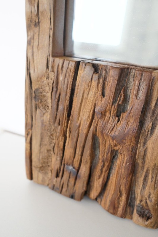 Rechthoekige spiegel van ruw hout 25 x 120 cm