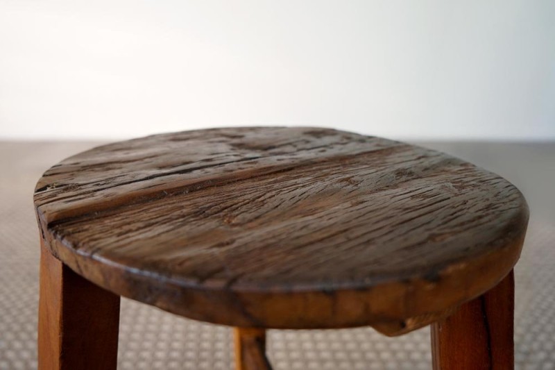 Antiek teruggewonnen houten krukje - Reborn