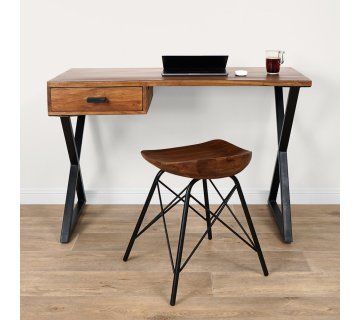 Massief houten bureau met metalen poten